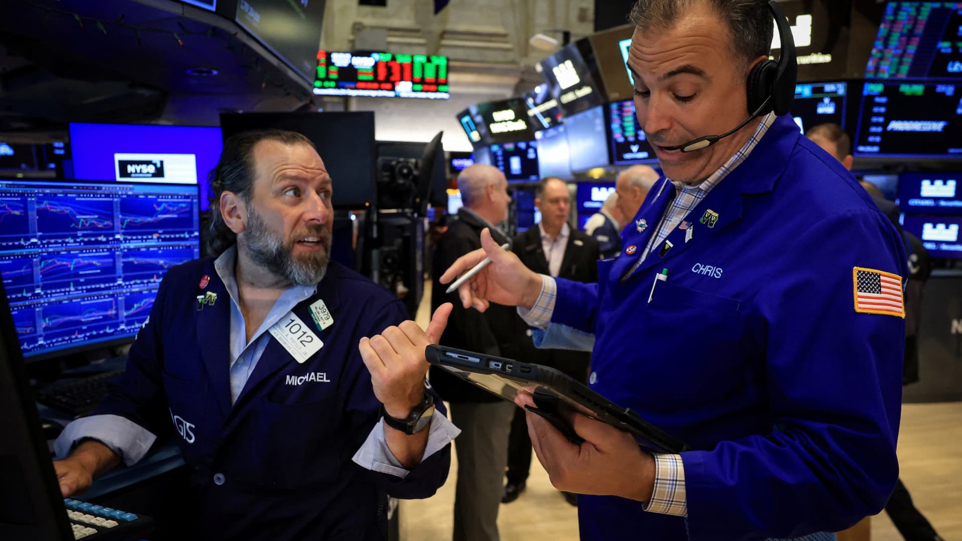 Dow Surges 624 Points on Earnings and Oil Decline