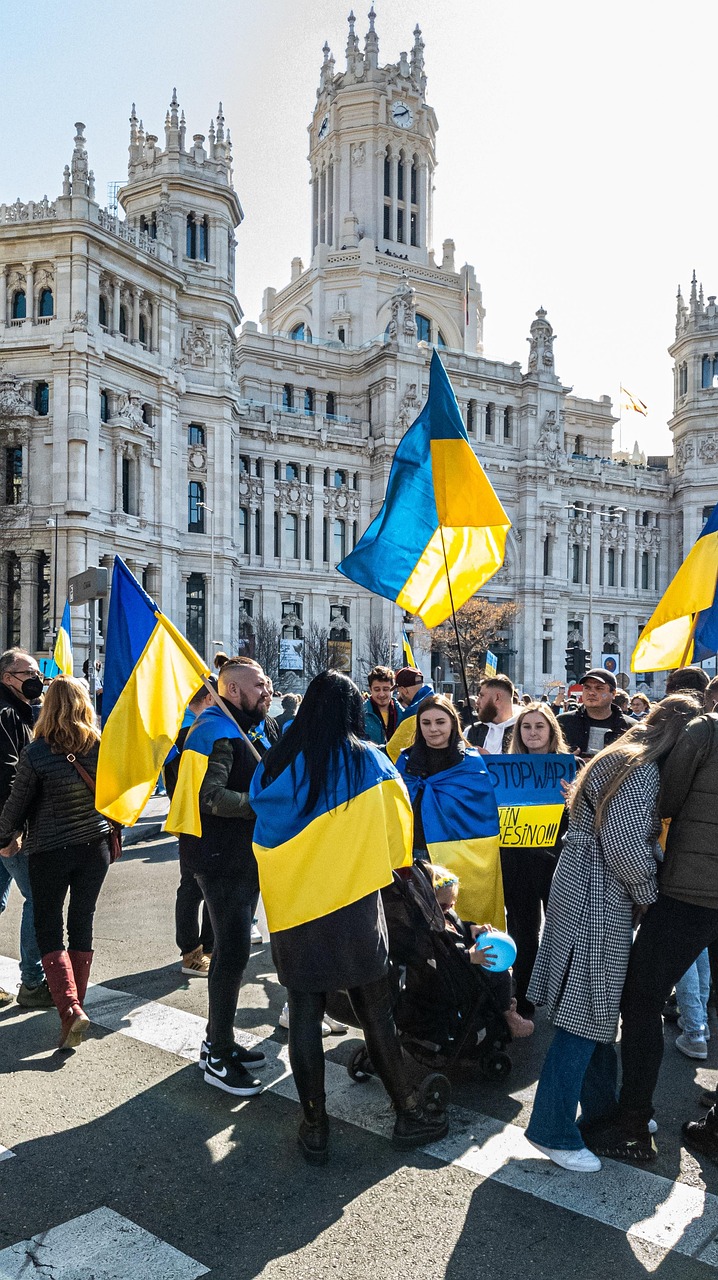 Russia Limits Dissent Amid Rising Public Discontent