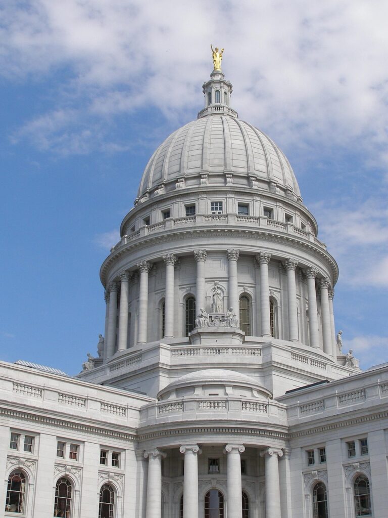 Wisconsin Democrats Hold Amicable Governor Debate